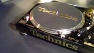 Closer Look-Limited Edition Gold Technics 1200 - SL-1200LTD!