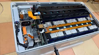 Khối pin này bên trong quá đẹp ! Nhưng giá thì đắt gần nhất VN hiện tại 