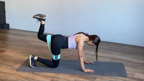 Glute Kickbacks (Left) with Resistance Band – Booty Band Exercises – Zaksy.com