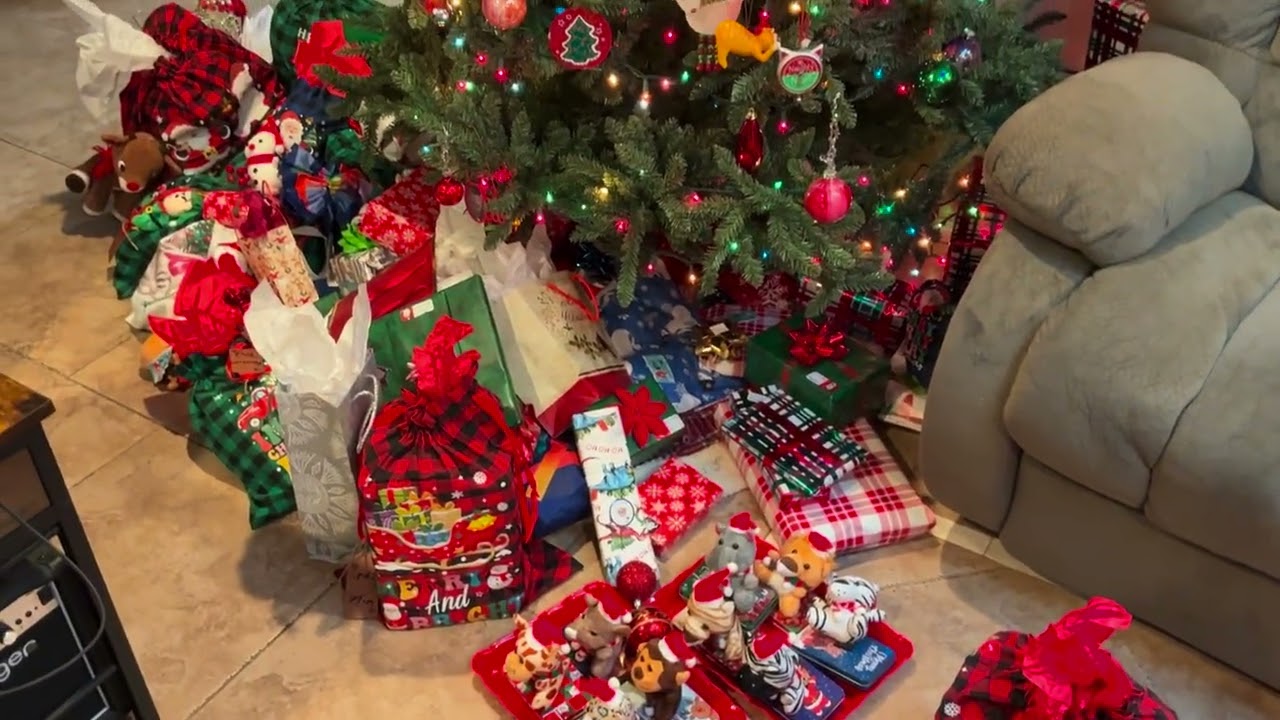 Christmas 2025! Trees and Critters!