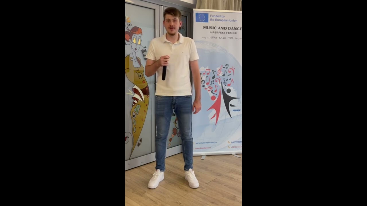 Stage movement method for pop singing teacher - Posture and balance tehniques