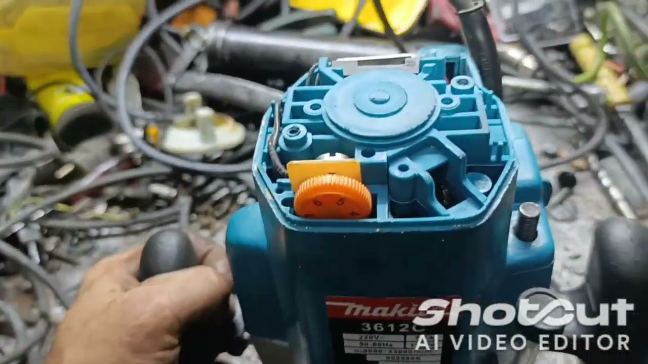 Makita MT 3612-C: A Review of a Counterfeit Makita Router - YouTube