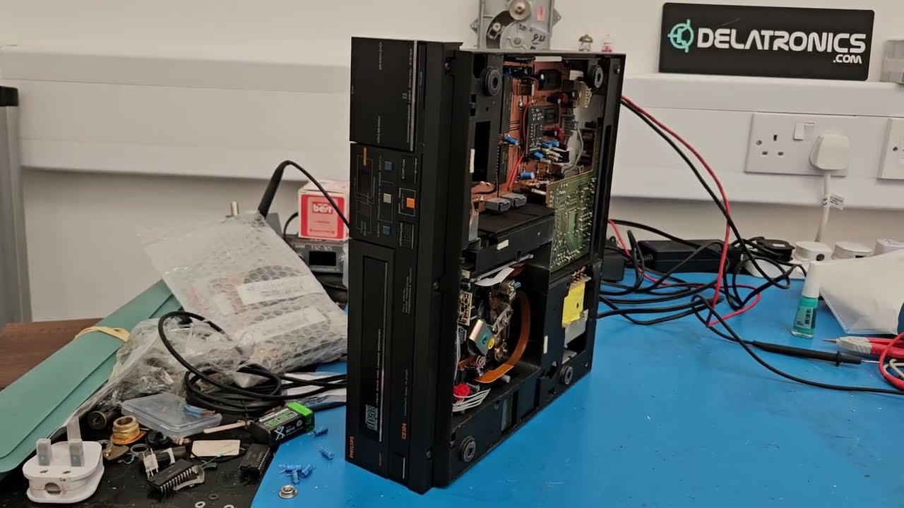 Philips CD-104 Servicing tips