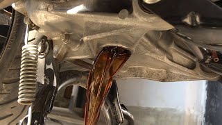 Suzuki Burgman Street EX 2023 Engine oil Change & Drain Bolt Detail