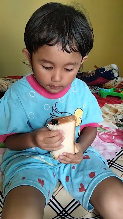 makan rumput laut campur roti