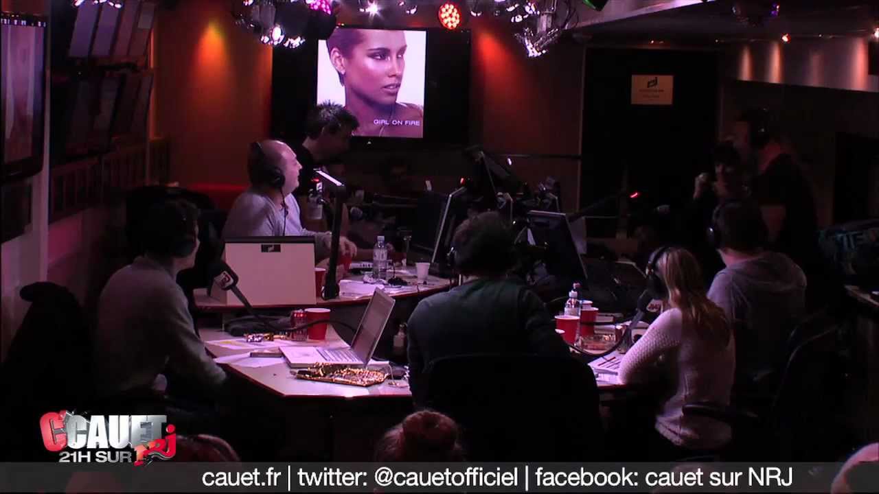 Cauet crache sur Julie à sa demande - C'Cauet sur NRJ