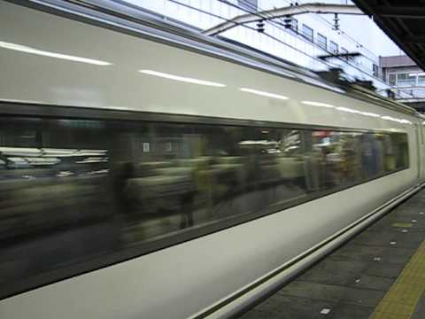 651系　結構な速度で通過