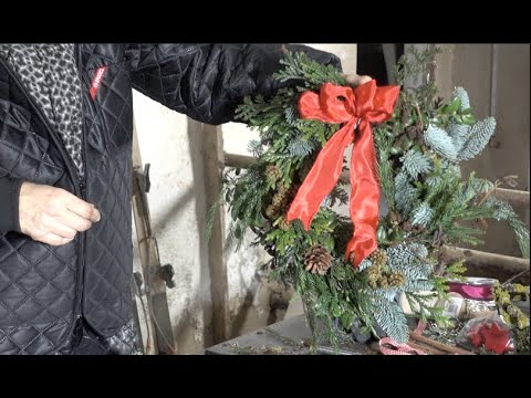 Video: Hvordan Man Laver En Julekrans På Døren