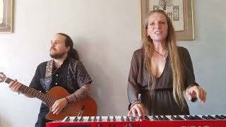 Lyz - All about that bass (Meghan Trainor cover swing acoustique)