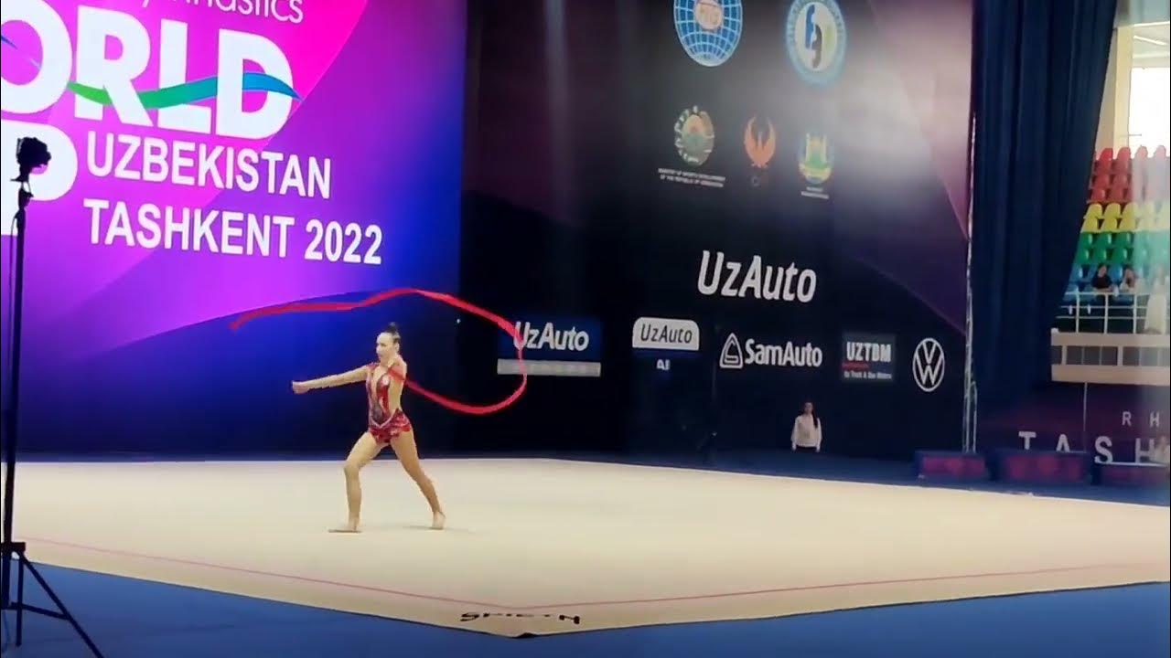 Katya Sambuka va 84 kishi Erining oz xotinini sevgan ayolini yalagan pornosi