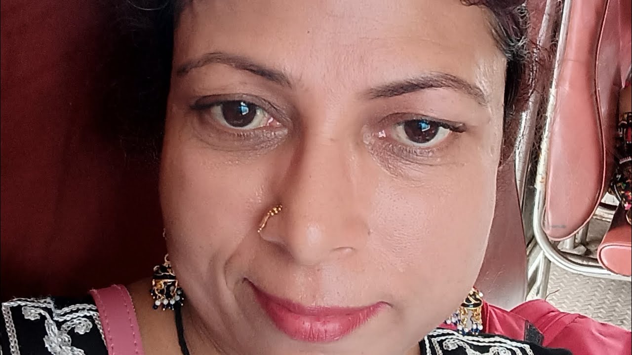 আমি পুরুলিয়া তে  নামলাম  আপনাদের শুনতে  একটু অসুবিধা হবে কারণ ট্রেন এর আওয়াজ খুব