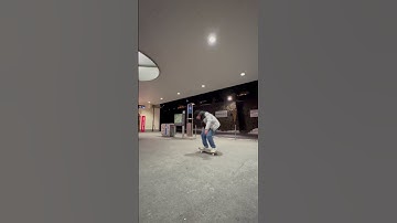 Nollie Bs pop shove it