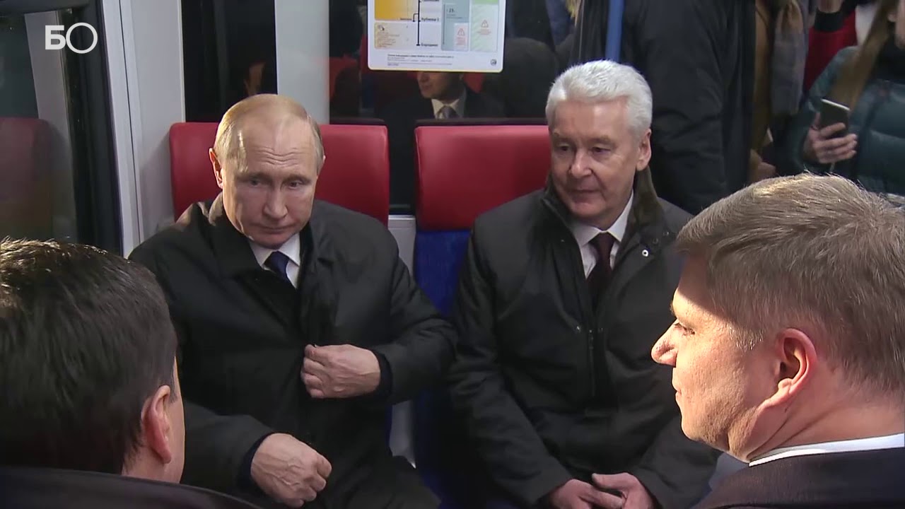Путин в Москве сел в новую электричку