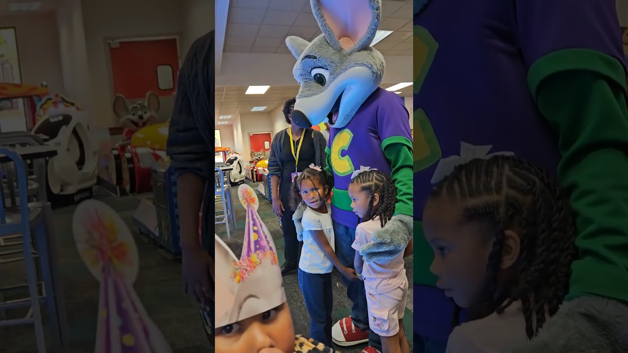 chuck E cheese dance🎈