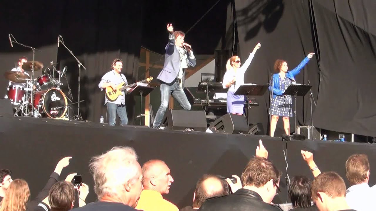 willy , als een leeuw in een kooi