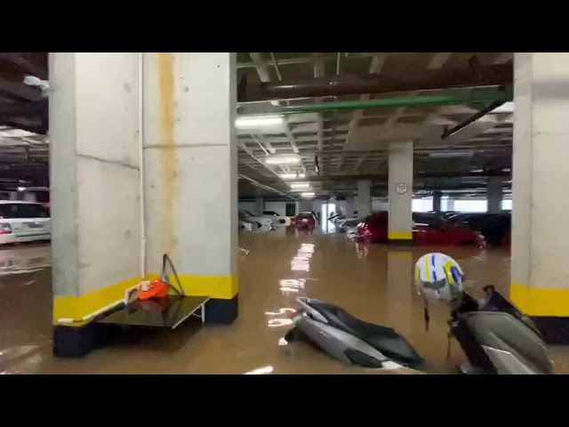 Video: Porsche alagado