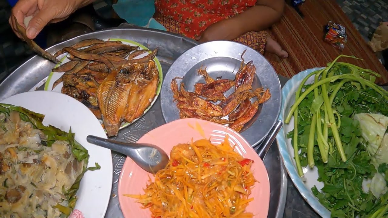 ต้มมาม่า หมกเห็ดนางฟ้า ปลาหลดทอด ตำบักหุ่งเหิ่ม หมึกแห้งทอด