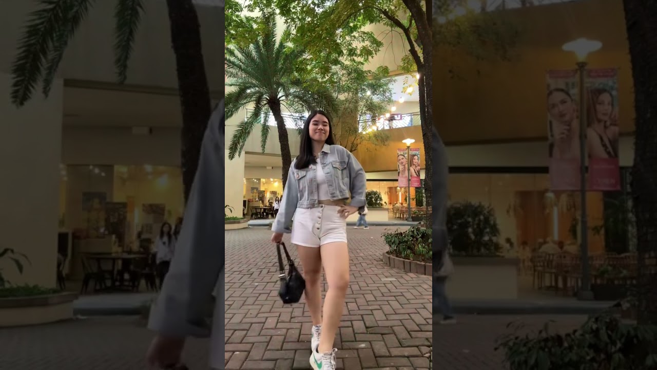 back with another fit check⭐️ 