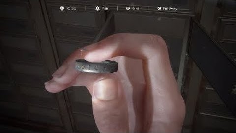 Ellie finds Nathan drakes ring in the last of us part 2 | Uncharted Easter egg