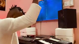 MrSix Making a dope Beat