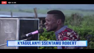 BOBI WINE CHRISTMAS CAROLS LIVE