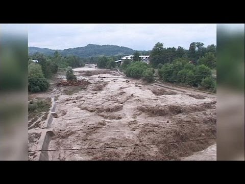 اضطرابات جوية في رومانيا وسويسرا ت خ ل ف قتيلا على الأقل وخسائر مادية كبيرة 