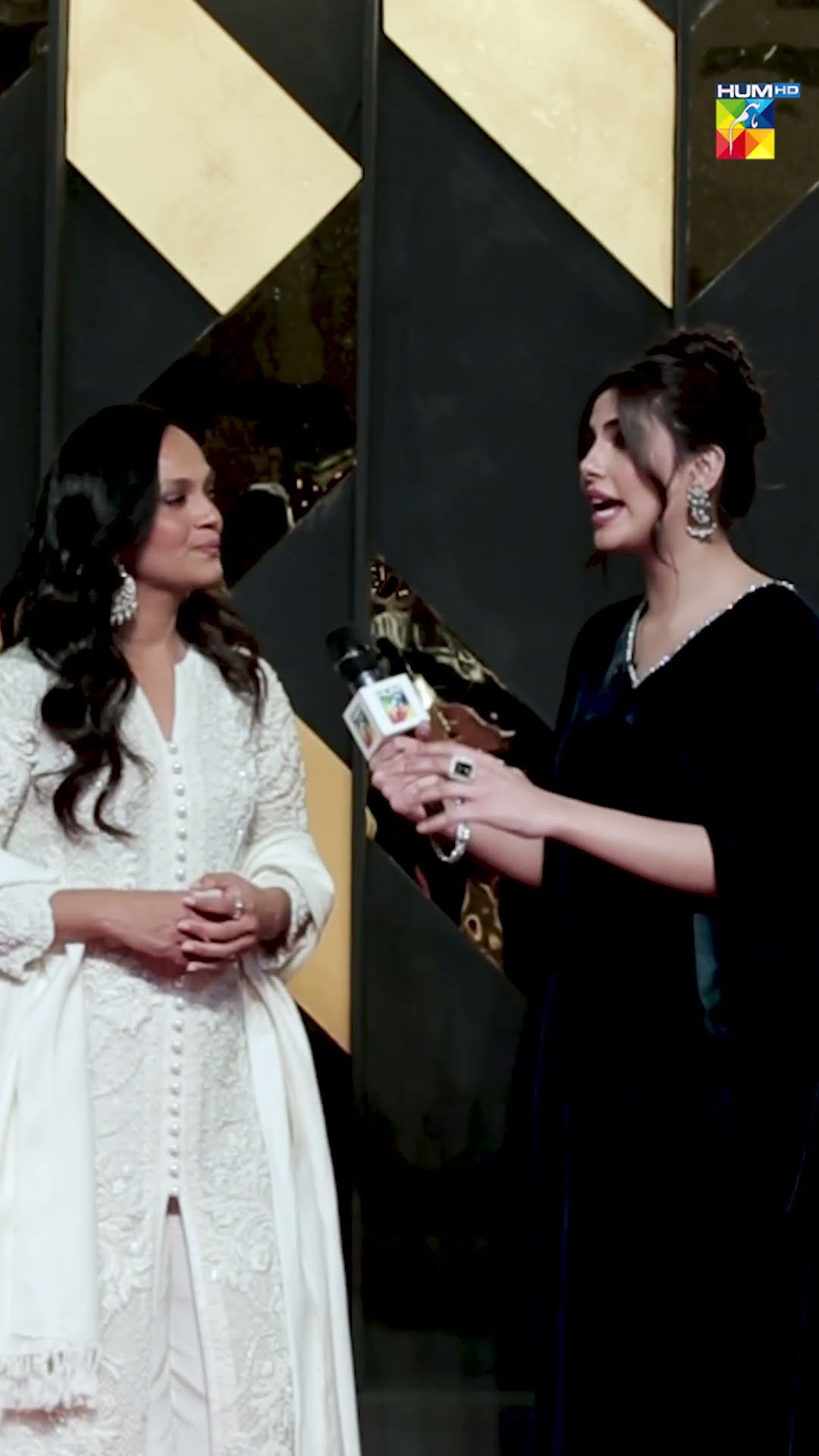 Aamina Sheikh In Conversation With Khadija Saleem At The Grand Celebration Of 20 Years Of HUM TV! ??