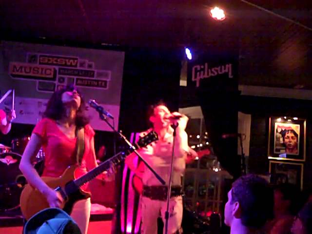 Ver El Vez & Schitzophonics - #5 - SXSW 2013 - Austin no YouTube Ver El Vez & Schitzophonics - #5 - SXSW 2013 - Austin no YouTube