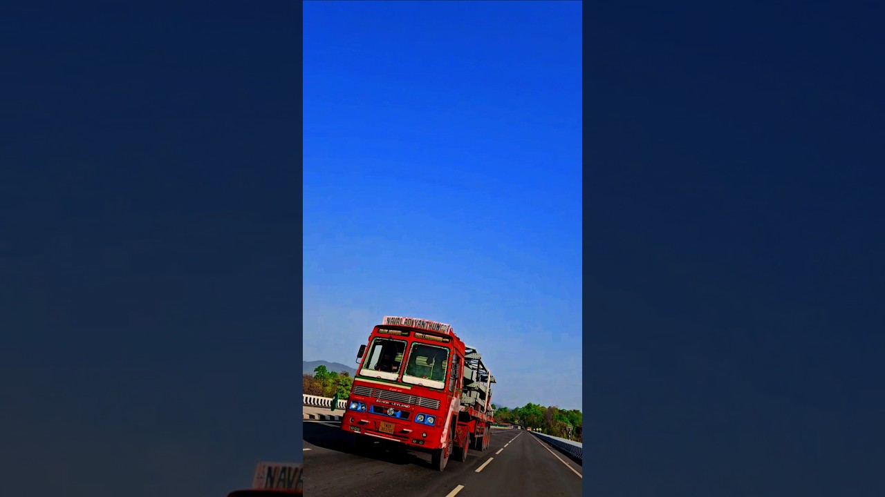 RegalVan मस्ती मूड में 