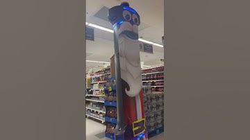 Santa Marty the robot at stop and shop