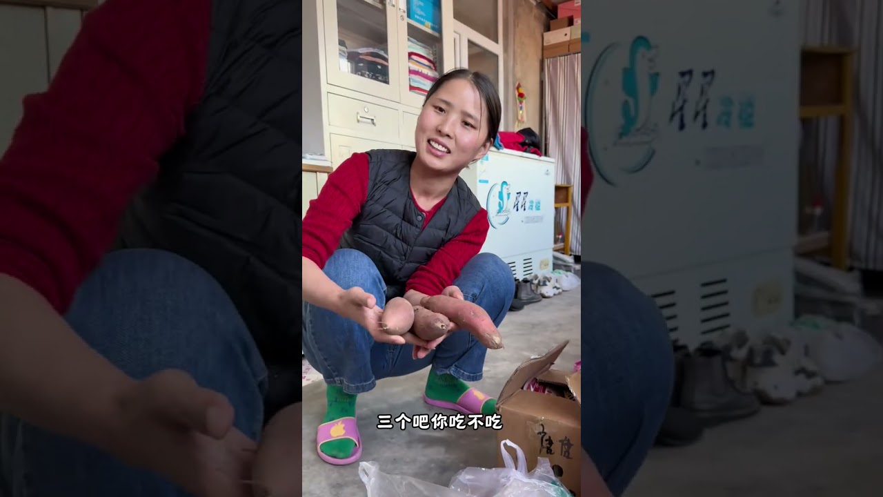 迎来了2024年的第一场雪，婆婆蒸了一大锅馒头，配上酸菜粉条，暖暖和和的，开启我们的猫冬生活。#记录我的农村真实生活日常 #大锅馒头配酸菜粉条 #东北的第一场雪 #农家饭能有多好吃 #饭桌上的日常