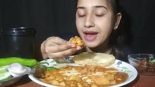 INDIAN ASMR: EATING CHOLE BHATURE?SALADS | EATING INDIAN FOOD | STREET FOOD |