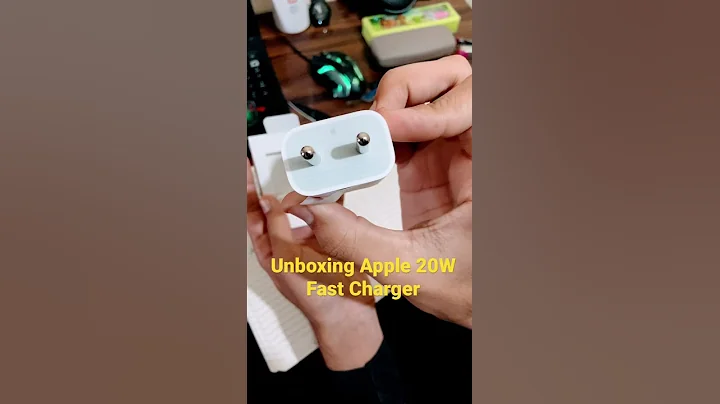 Unboxing Apple 20W Power Adapter USB-C