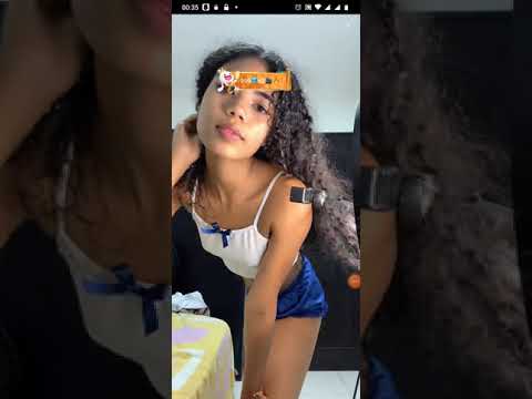 morena dançando shortinho bigo live