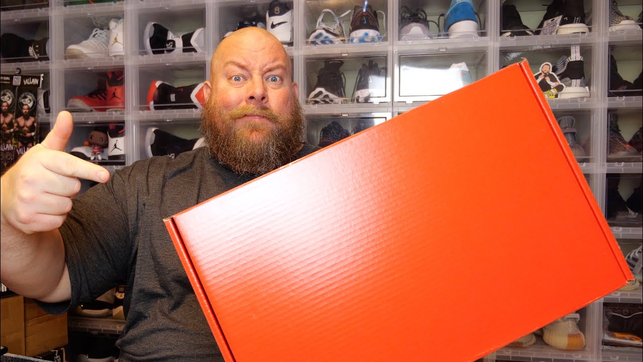 Opening a $250 Superior V14 Comic Book Mystery Box + CGC HIT!