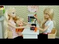 Bebes de Elsa y Anna Se Pintan Las Uñas en El Salon de Barbie + Como Pintar Uñas de Muñecas