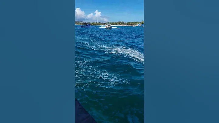 BLUE SEA AND THE BLUE SKY #travel #vlog #shorts - DayDayNews