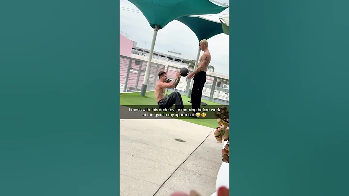 I mess with this dude every morning 😭😳