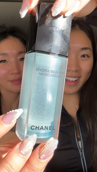 The most luxurious flight skincare?!! 🇫🇷 #paris #france #skincare #plane #chanel
