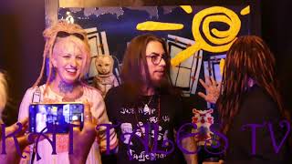 Dave Navarro Shows his Dual Diagnosis Art to Al Jourgesen #art #davenavarro #aljourgesen