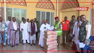 Le Mogho Naaba Offre 20 Tonnes De Ciment, Des Agrégats Et Du Matériel À Faso Mêbo