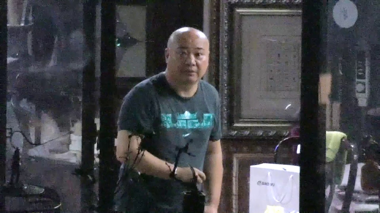 Laser prank on old man in Shanghai (revenge since 2016) Part 2