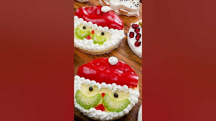14 Ideas for Christmas snacks: Santas, baubles and Christmas trees #santa #christmas #snacks
