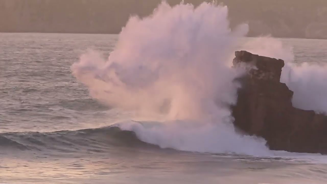 Vlog 429: Sagres, Waves from Storm Claudia 