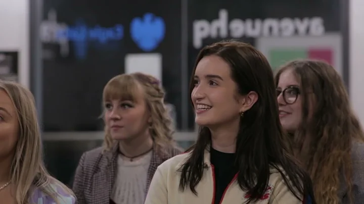 Exploring Circular Solutions in Fashion