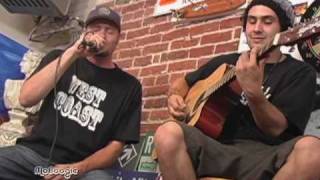 Vignette de la vidéo "FORTUNATE YOUTH "MoBoogie Song" - acoustic @ the MoBoogie Loft"