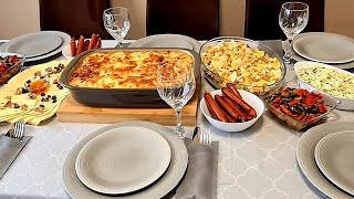 Готовлю стол для гостей: лазанья, салат с фисташками,цезарь с креветками,овощи, колбаски/ирина кухня