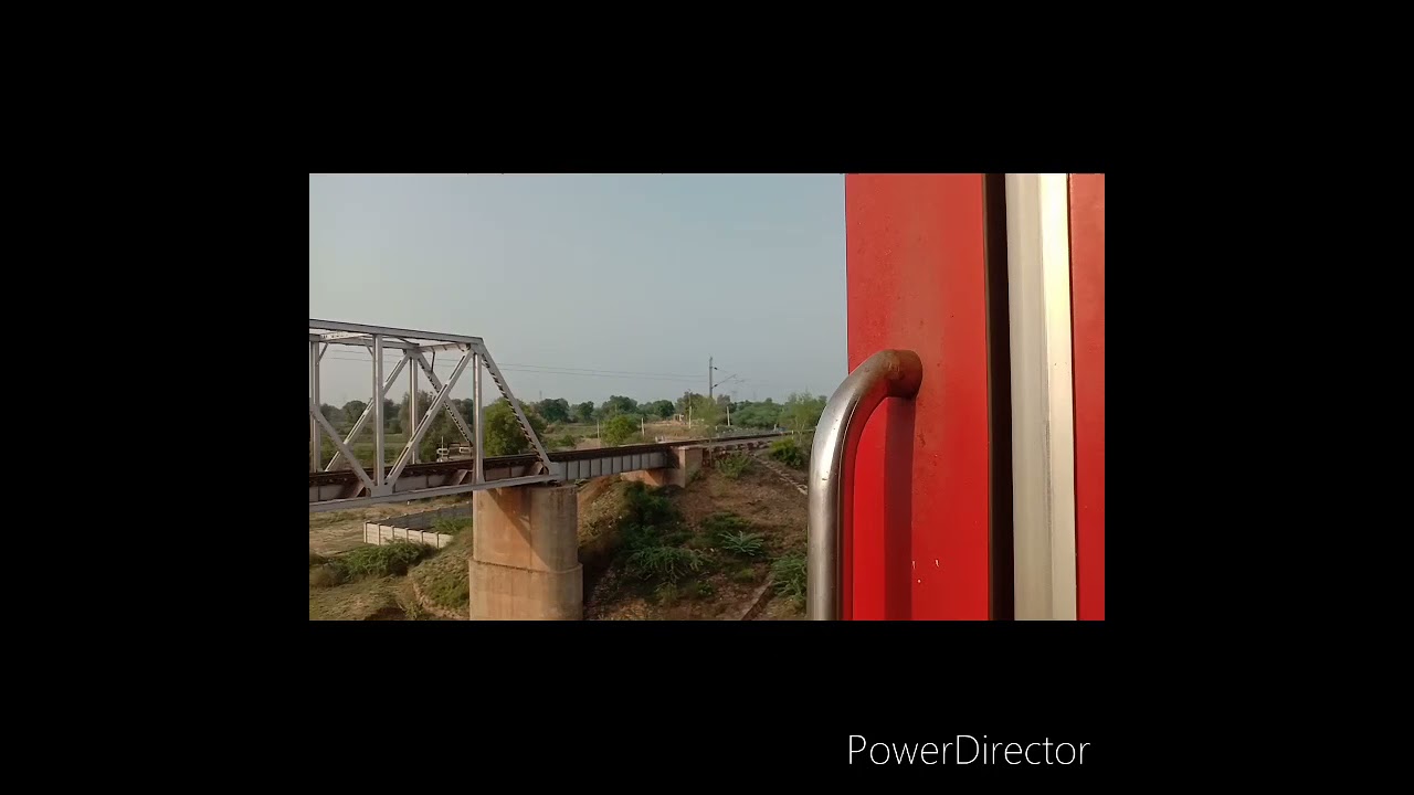Mahakaushal Express Running //High speed action !!