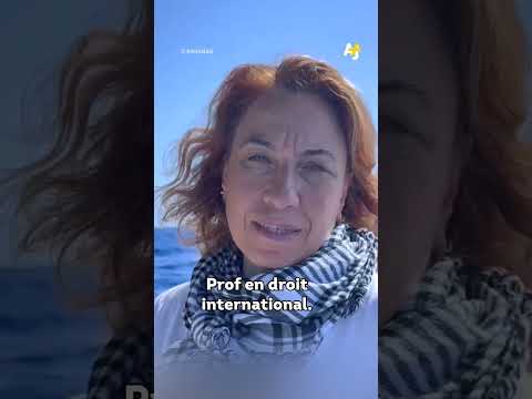 سفينة سمود تتقدم نحو غزة