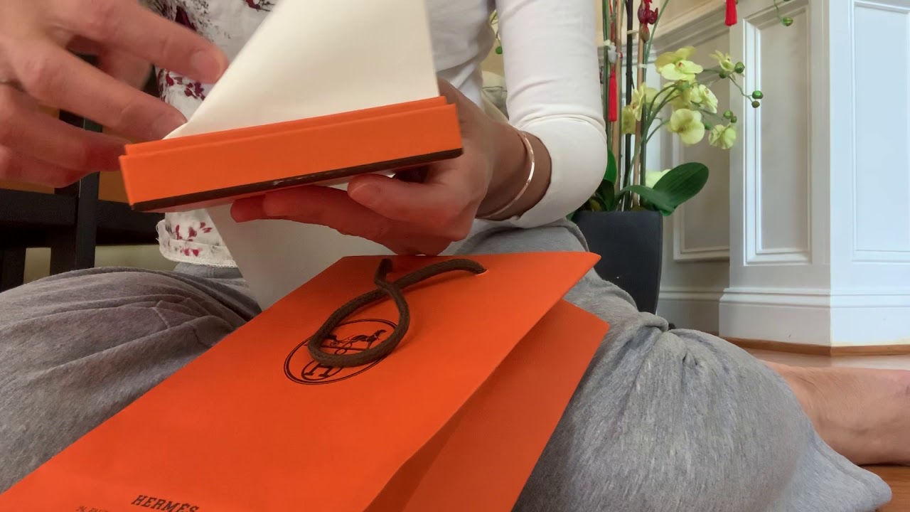 hermes silk in wallet review